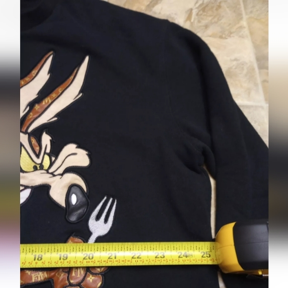 FTW Clothing (Wile E. Coyote) Eatin! Black Crewneck sweatshirt RN:151042 Men 2XL - Picture 2 of 8